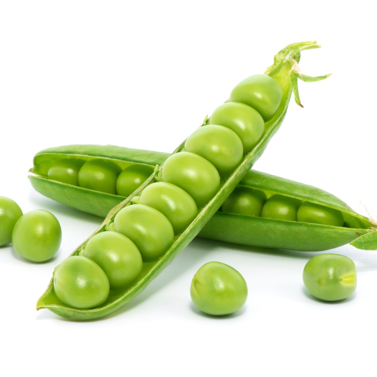 Fresh,Green,Peas,Isolated,On,A,White,Background